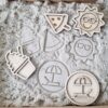 sundae, zon, ijsje en strandstoel stempel zand vulvormen met afdrukken gemaakt in zand voor sensorisch spel