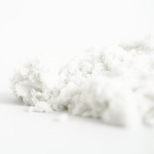 magic sand wit2 Close-up van witte zachte, kneedbare Magic Sand perfect voor peuters en kleuters