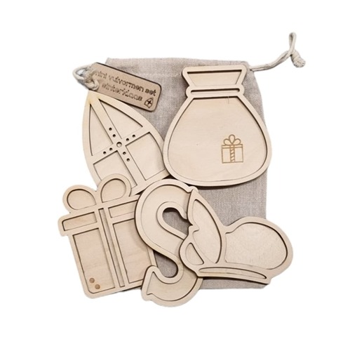 minivulvorm sinterklaas (1) houten minivulvormen Sinterklaas in jute zak voor sensorisch spel in playtray