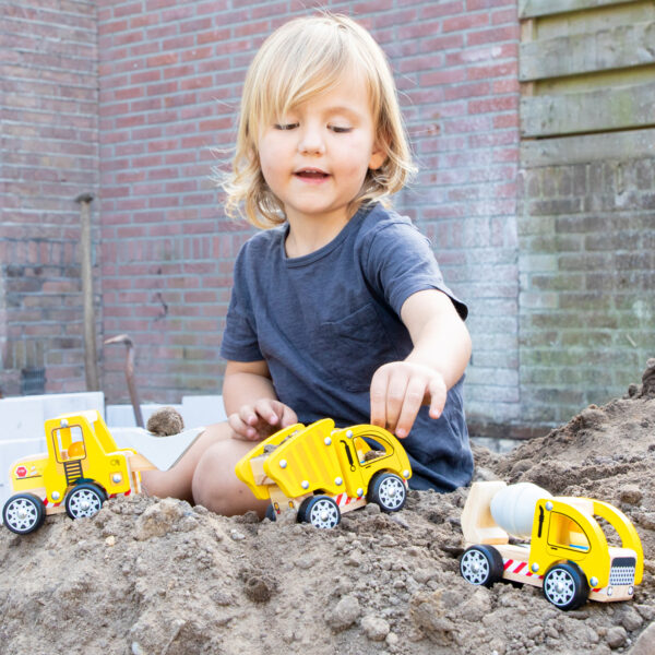 bouwplaats-speelgoed-hout-new-classic-toys-3-delig Complete 3-delige bouwvoertuigenset van New Classic Toys