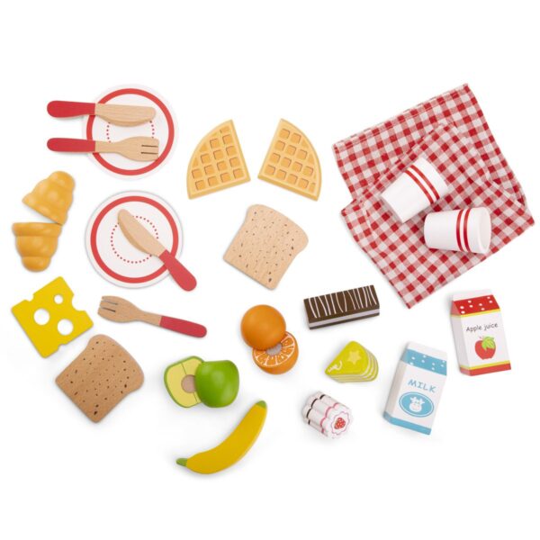 new-classic-toys-picknick-speelset-bekers-bordjes Kindvriendelijke houten picknickaccessoires in picknickmand
