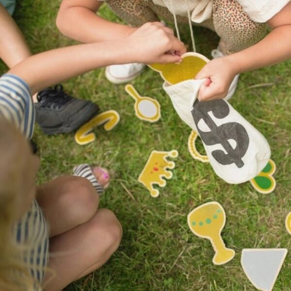 bs-toys-de-dief-spel-spelen-gezin.jpg Spelregels en speelopstelling van BS Toys Spel De Dief