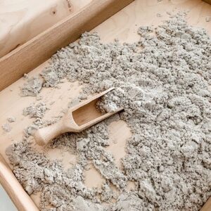 houten-schep-groot-leuk-met-letters-het-speellab Sensorisch speelgoed houten schep speeltafel