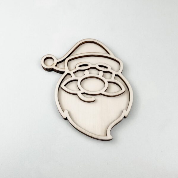 houten-vultray-kerstman-speelrijst-leuk-met-letters.jpg Close-up van FSC houten vultray Kerstman