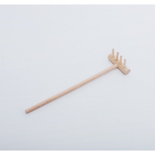 houten harkje leuk met letters sensorische speeltafel