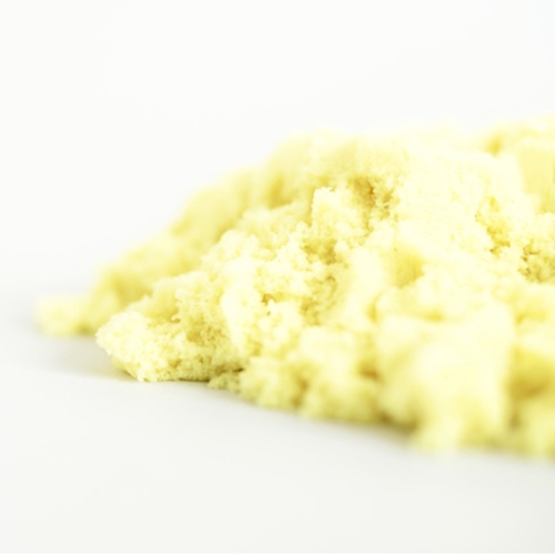 Sensoryfun-speelzand-kinetisch-veilig Closeup foto van magic sand dat laat zien hoe luchtig het is.