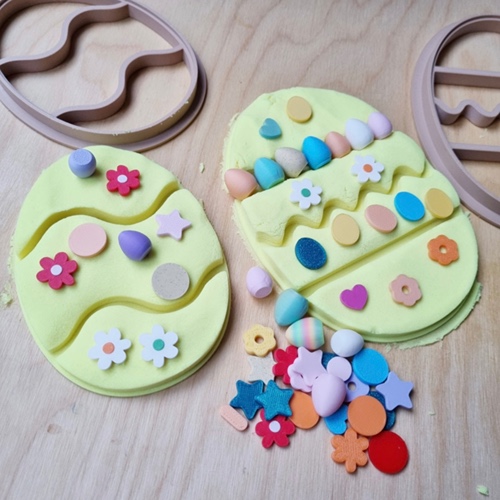 kiddi-magicmini’s-Pasen-loose-parts-hetspeellab Kiddi openeinde spel, magicmini’s in thema Pasen in magic sand