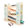 woet-houten-racebaan-kinderen-het-speellab Houten rollerbaan met auto's van Woet bij het Speellab